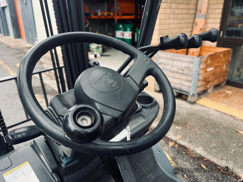 Toyota Diesel Forklift Model 8FDK20